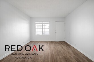 Building Photo - 6547 Pickering Ave