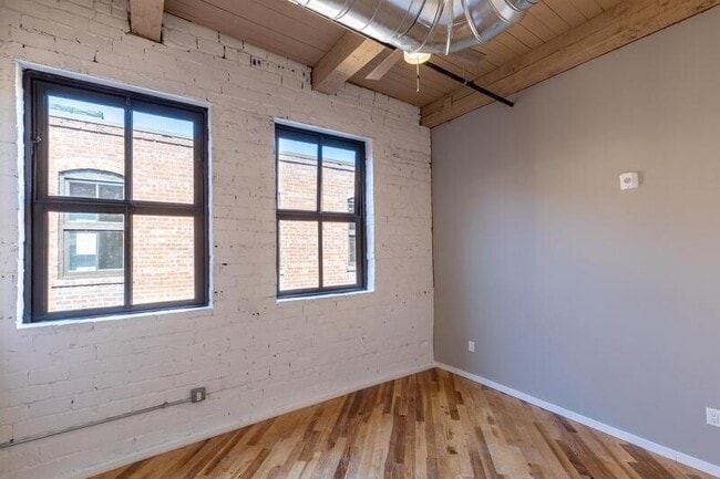 Foto del edificio - 116 N 4th St