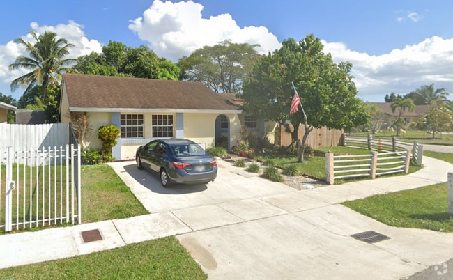 Building Photo - 20581 SW 125th Ct