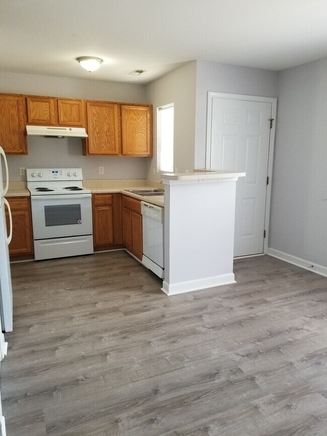 Building Photo - Apartment for Rent