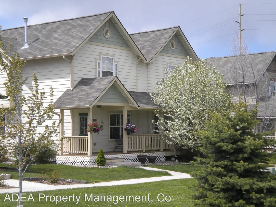 Foto principal - 3001 Bancroft St
