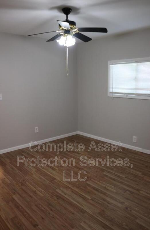 Building Photo - 709 Lytle St