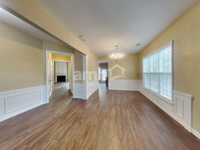 Building Photo - 3695 Moor Pointe Dr