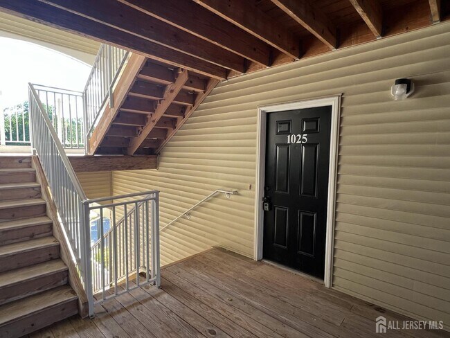 Foto del edificio - 1025 Dogwood Ct