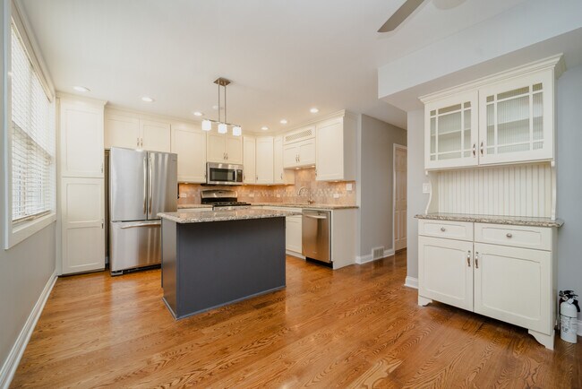 Foto del edificio - 4035 N Keystone Ave
