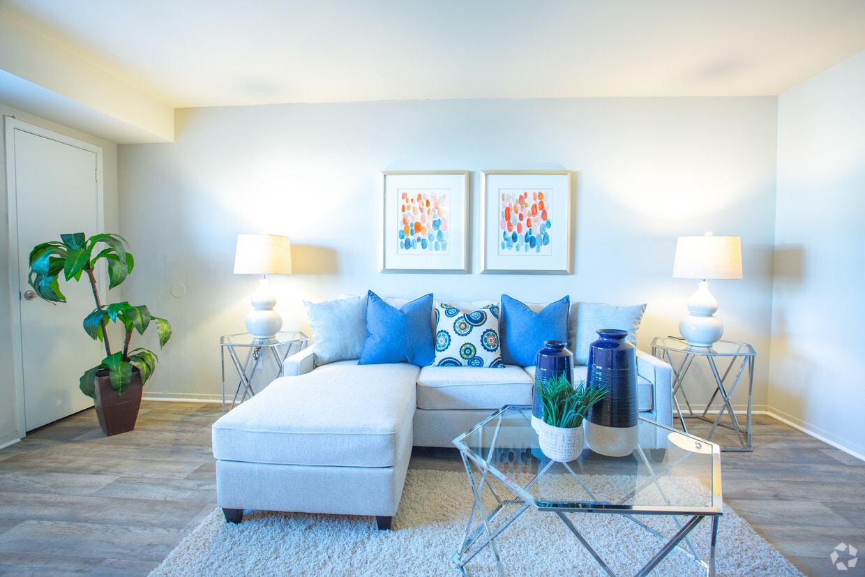 272 W Bay Ave, Norfolk, VA 23503