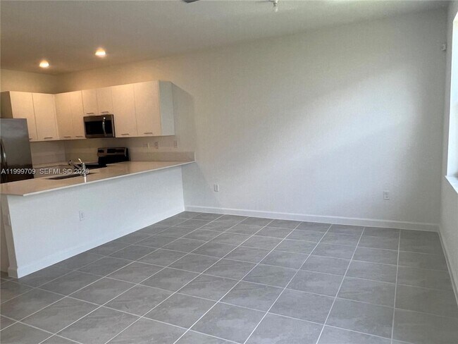 Foto del edificio - 12223 NW 23rd Pl
