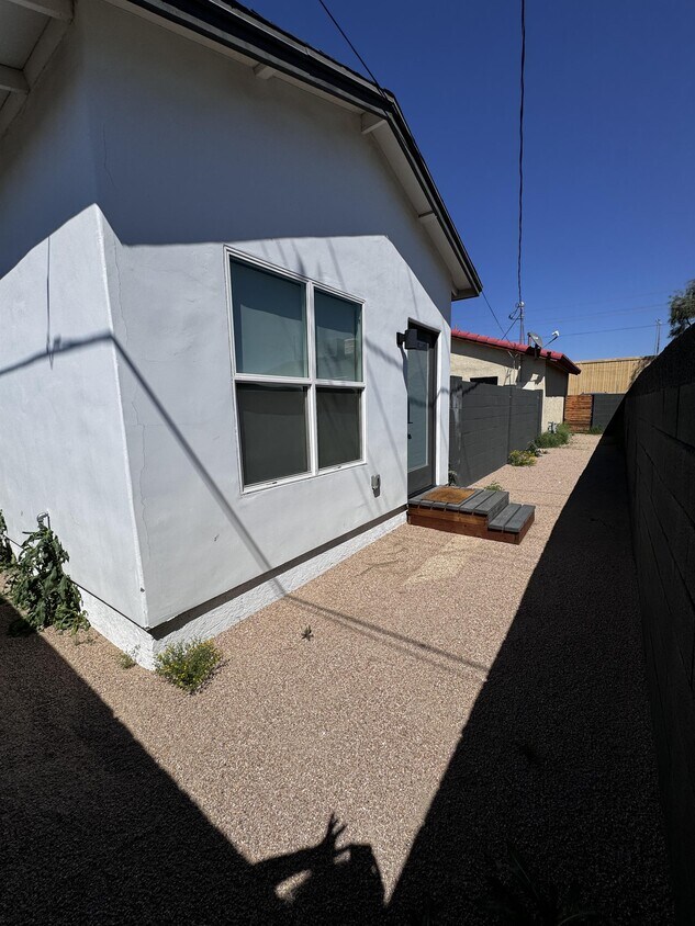 Foto principal - 1839 W Hazelwood St