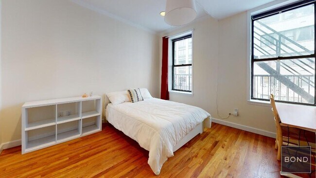 Building Photo - 246 E 44th St