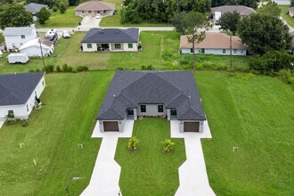 Building Photo - 4778-4780 Nelson Dr