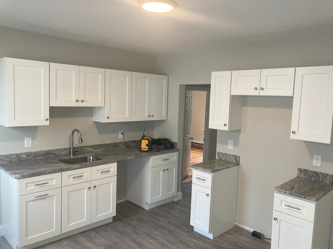 31 Snowling Rd Unit 1R, Uxbridge, MA 01569 Apartments 31 Snowling Rd