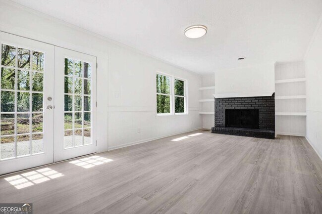 Foto del edificio - 5360 Tall Oak Dr