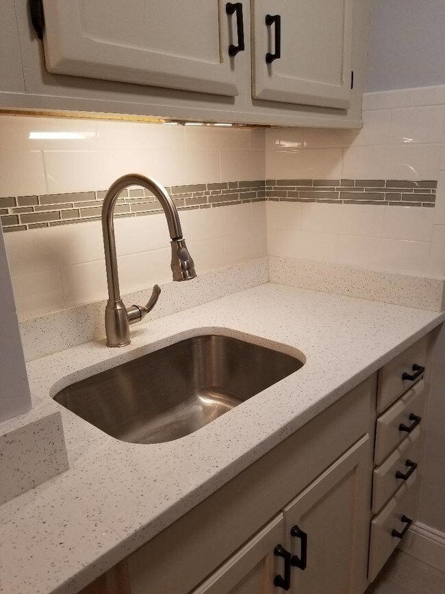 Foto del edificio - 140-17 84th Dr