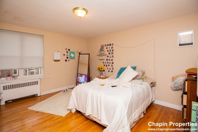 Building Photo - 38 Dean Rd