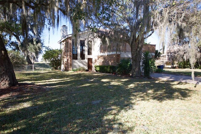Foto del edificio - 315 Twin Lakes Blvd W
