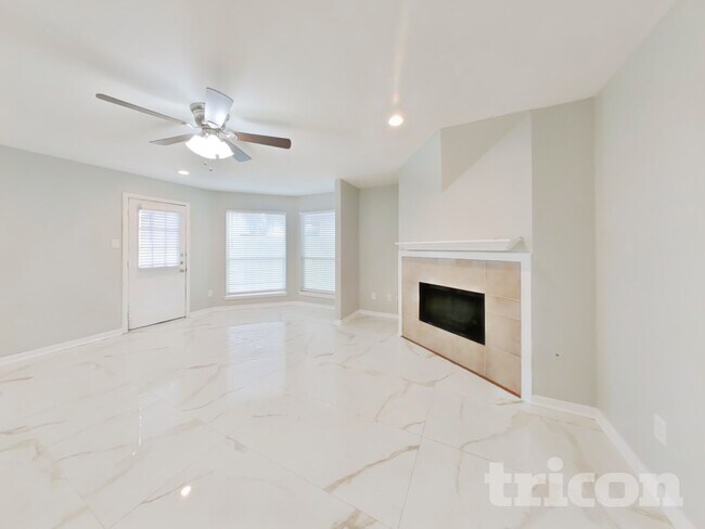 Foto del edificio - 6726 Misty Dale Dr