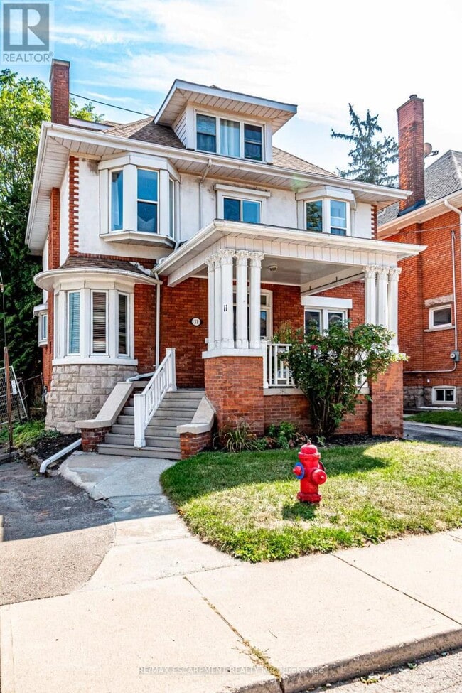 Building Photo - 11 Eastbourne Ave