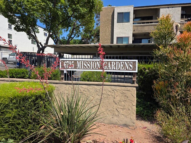 Foto del edificio - Spacious 1 bedroom condo centrally located...