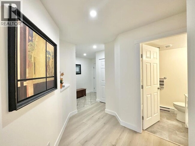 Building Photo - 1428 Parkway Blvd