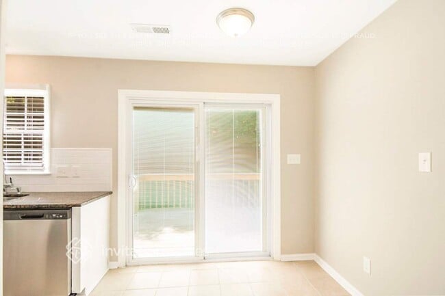 Building Photo - 8644 Swarthmore Dr