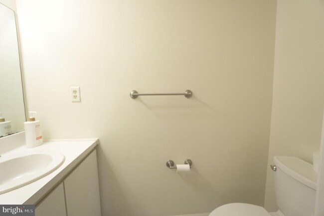 Building Photo - 1703 Smedley Ct