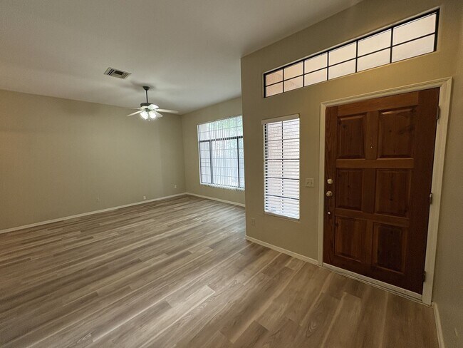 Foto del edificio - Great eastside location