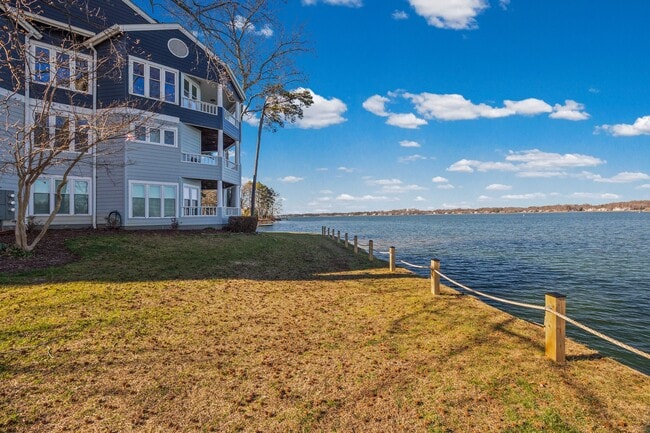 Photo - 372 Northwest Dr Townhome