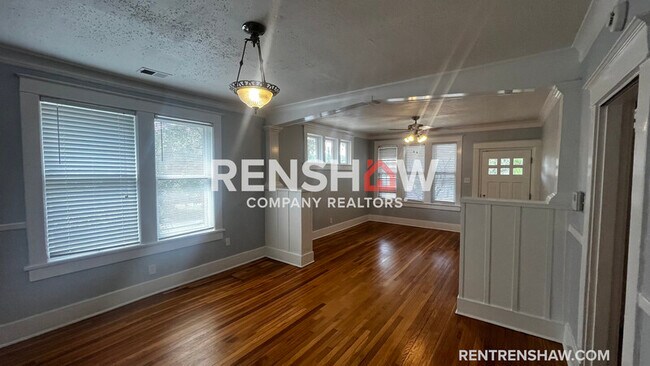 Foto del edificio - 1915 Nelson Ave