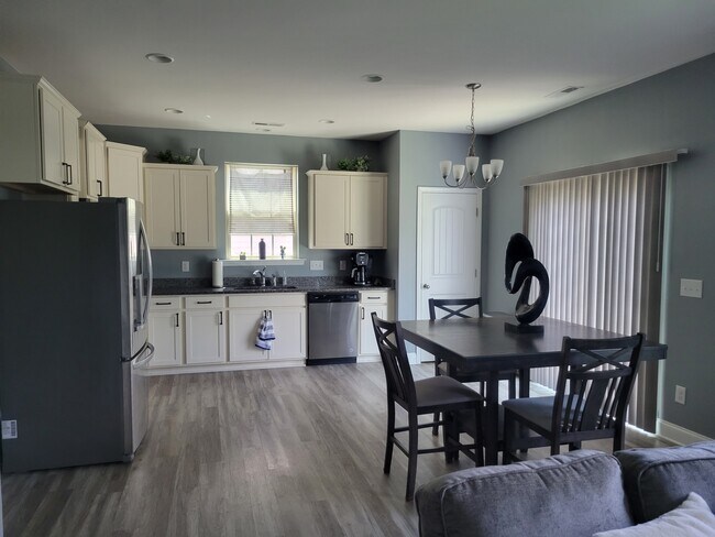 Kitchen/eating area - 4408 Lady Rita Ln