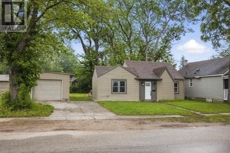 Building Photo - 2226 Janette Ave