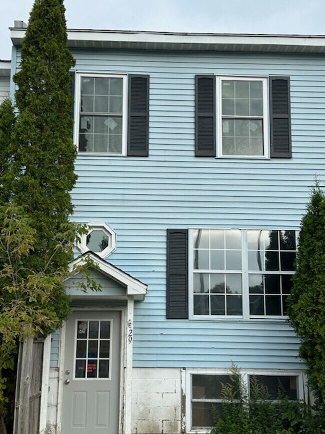 Building Photo - 29 Norris Ave