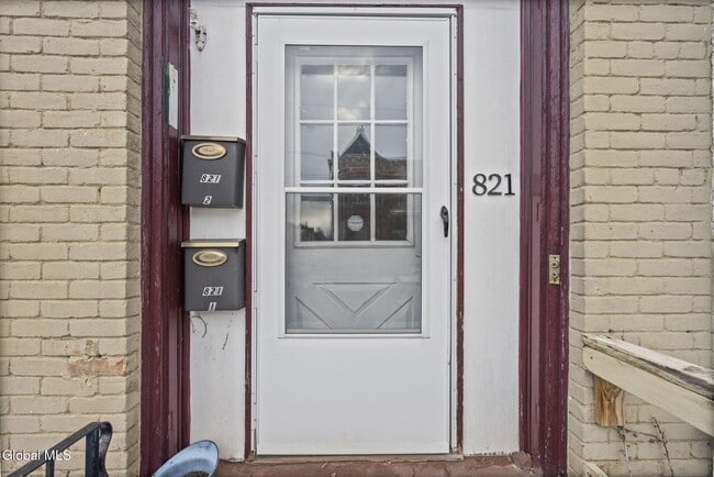 Building Photo - 821 23rd St