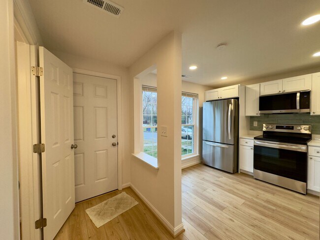 Foto del edificio - Charming 3 Bedroom/1.5 Bathroom Townhome in Belcamp, MD!