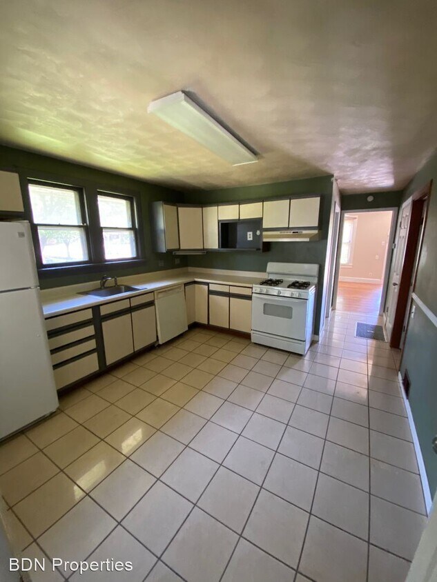 Primary Photo - 2 br, 1 bath House - 4075 Bowen St