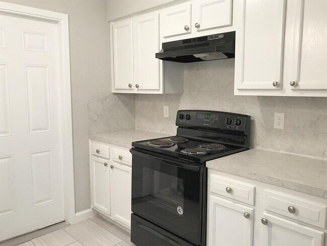 Building Photo - 4214 Rosegate Dr
