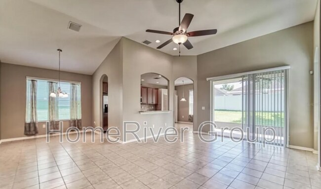 Foto del edificio - 12728 Avelar Creek Dr