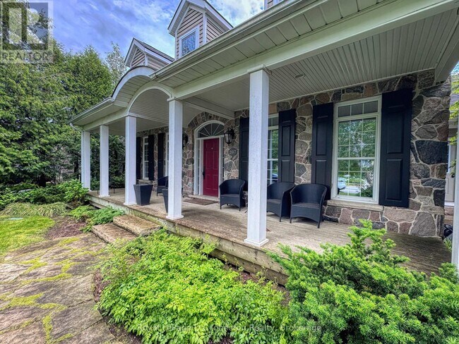 Building Photo - 207 Beacon Ln