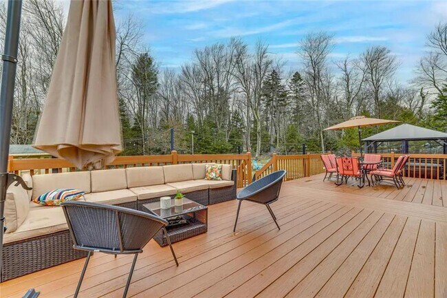 Building Photo - 1123 Chickadee Dr