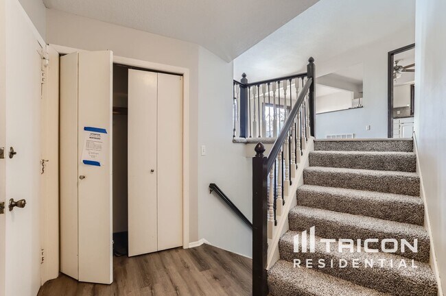 Foto del edificio - 16691 N Hillcrest Ct
