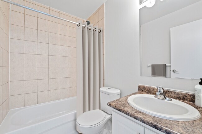 Photo du bâtiment - 72 Devonshire Ave