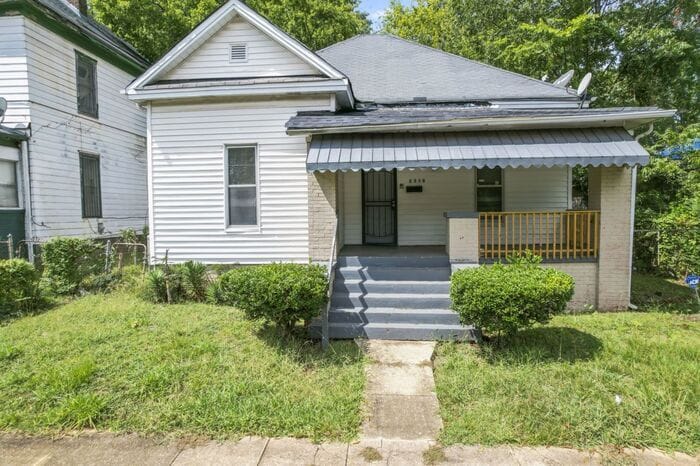 Primary Photo - 2318 Ave H