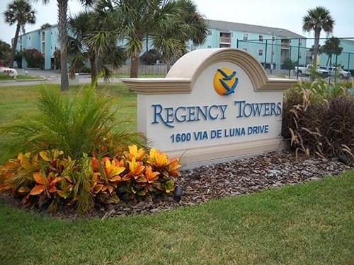 Building Photo - 1600 Via De Luna Dr