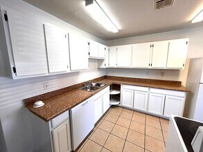 Building Photo - 6217 Yerba Ln