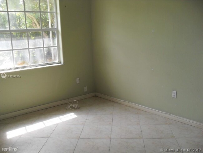 Building Photo - 5 br, 3.5 bath House - 20951 SW 242nd St #...