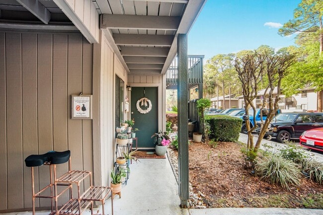 Building Photo - Beautiful First Floor Condo in Palmetto Co...