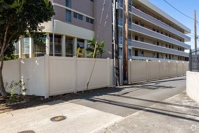 Foto del edificio - 1634 Nuuanu Ave