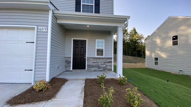 Foto del edificio - 6221 Ahoskie Dr