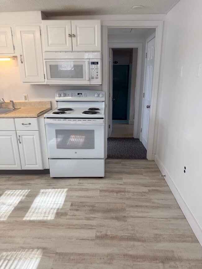 Kitchen - 25 Jordan St