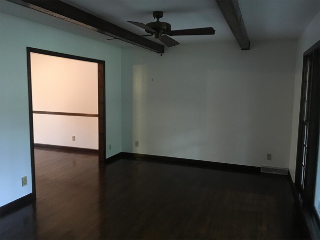 Building Photo - 202 Shaftesbury Ln