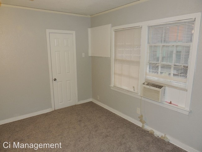 Building Photo - 2212 N Fitzhugh Ave
